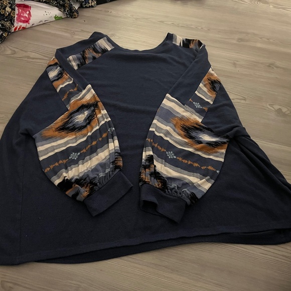 Maurices Tops - Women’s patterned shirt
